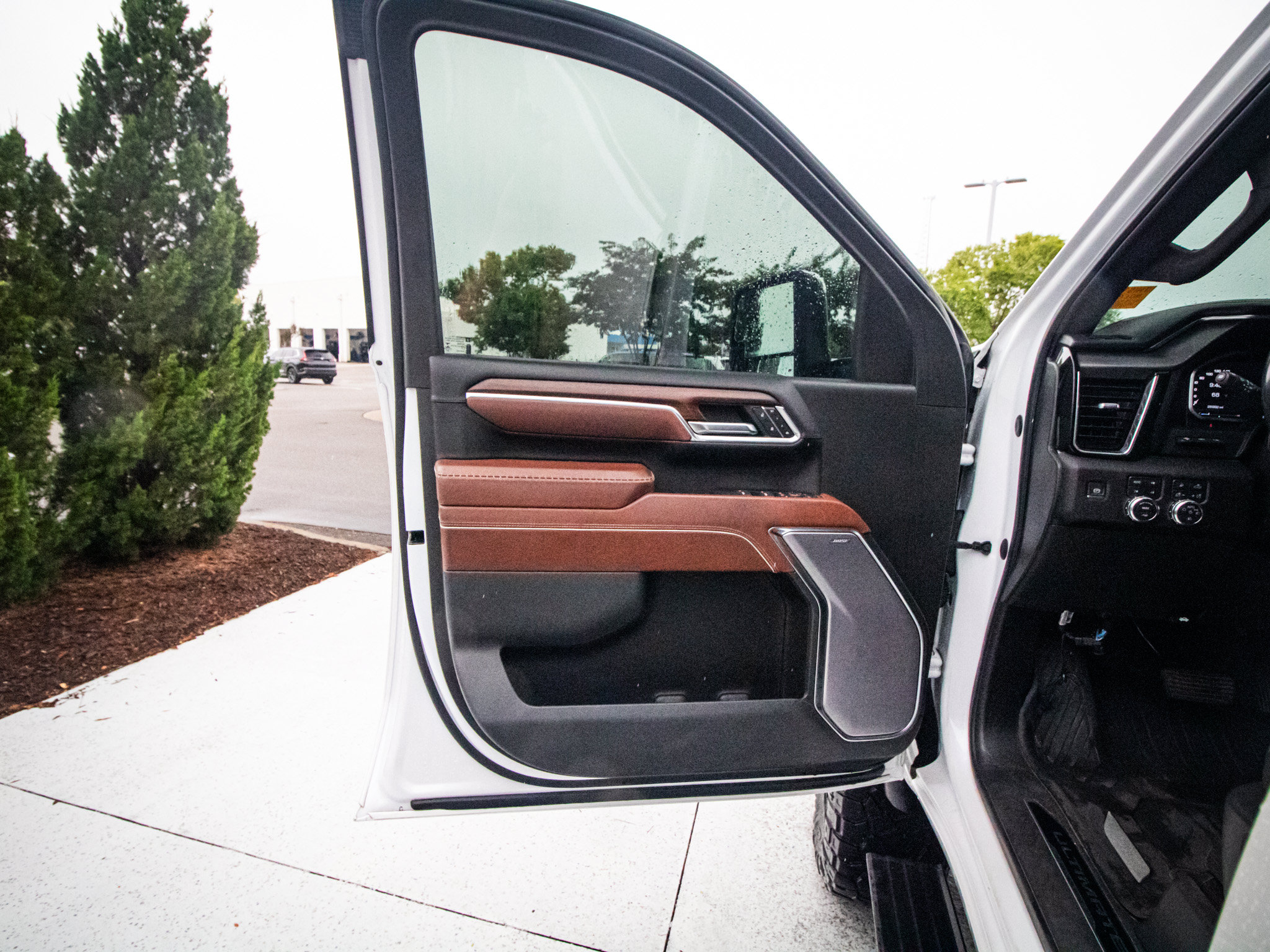 Used 2024 GMC Sierra 2500 Denali Ultimate AWD/4WD image 14