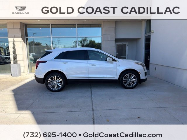 Used 2022 Cadillac XT5 Premium Luxury w/ Technology Package AWD/4WD image 4