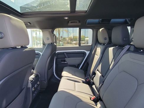 New 2026 Land Rover Defender 110 X-Dynamic SE image 15