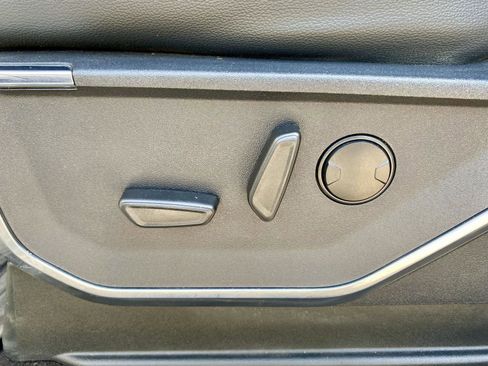 Used 2022 Ford F150 Lariat image 26