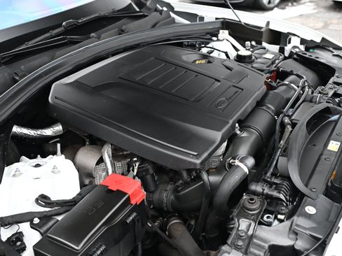 Used 2020 Jaguar F-PACE Premium image 45