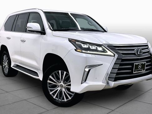 Used 2020 Lexus LX 570 4WD w/ Luxury Package image 3