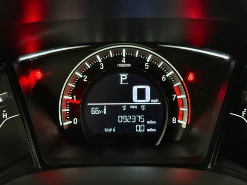 Used 2018 Honda Civic Sport image 23