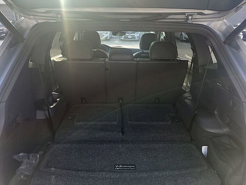 Used 2021 Volkswagen Tiguan SEL Premium R-Line w/ 3rd Row Seat Package image 11