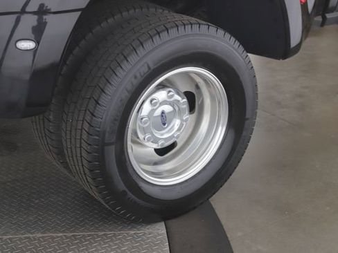 Used 2025 Ford F350 Platinum AWD/4WD image 7