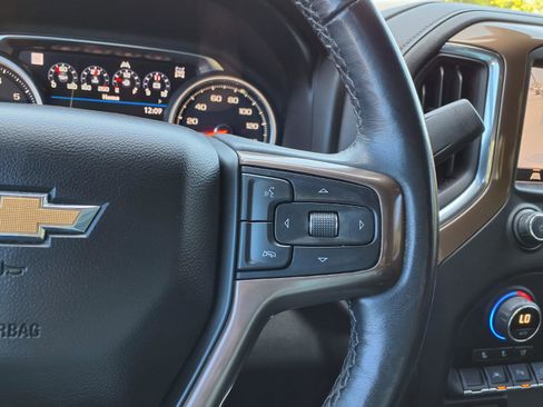 Used 2022 Chevrolet Silverado 1500 High Country AWD/4WD image 32