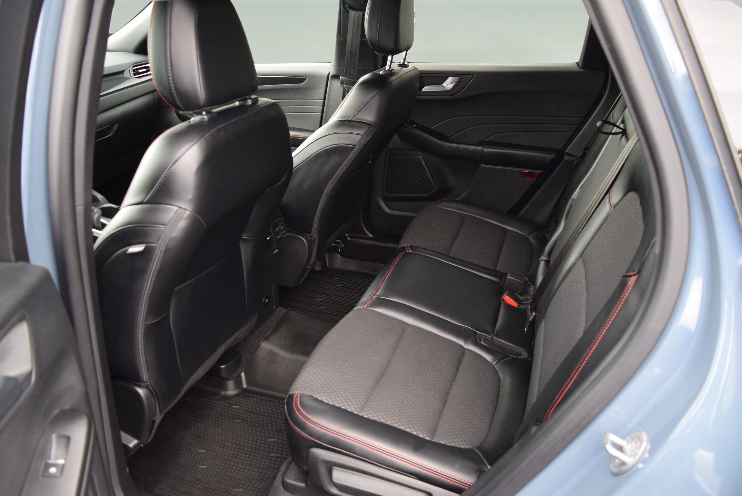 Used 2023 Ford Escape ST-Line w/ Tech Pack #1 AWD/4WD image 8
