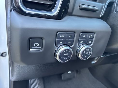 Used 2025 GMC Sierra 2500 Denali Ultimate image 26