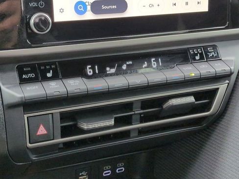 Certified 2025 Toyota Camry SE w/ Convenience Package FWD image 13