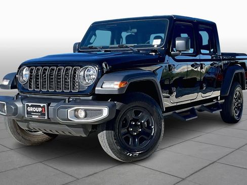 Used 2024 Jeep Gladiator Sport image 2