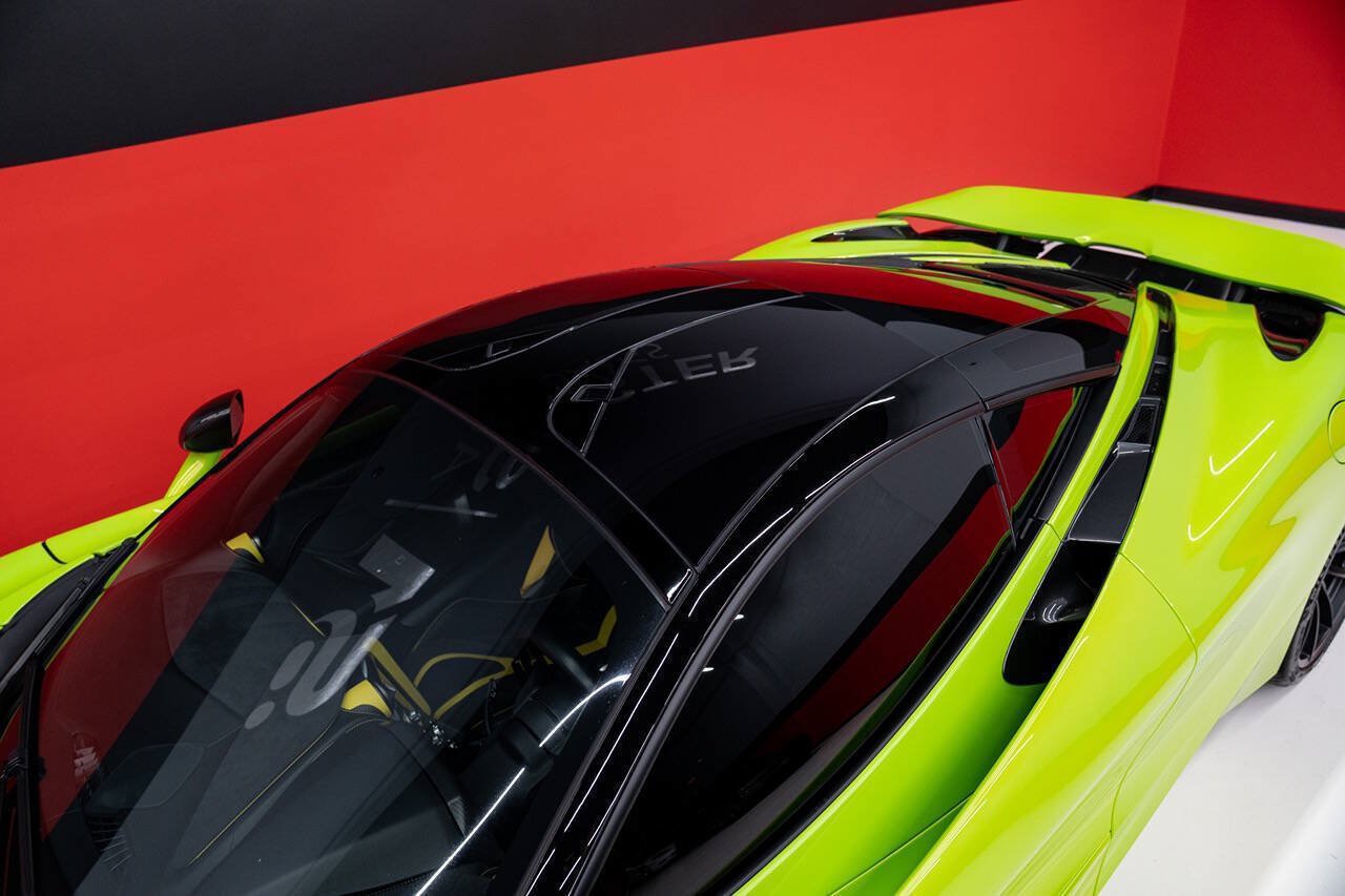Used 2018 McLaren 720S Performance RWD image 24