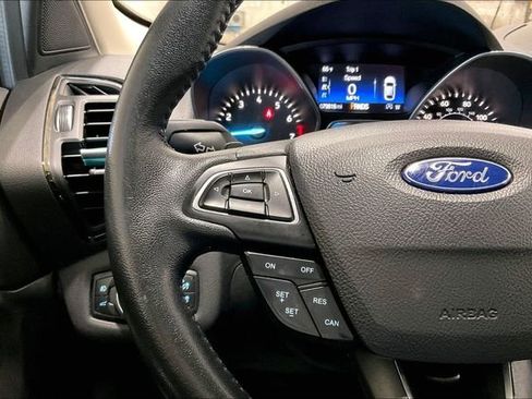 Used 2017 Ford Escape Titanium image 18