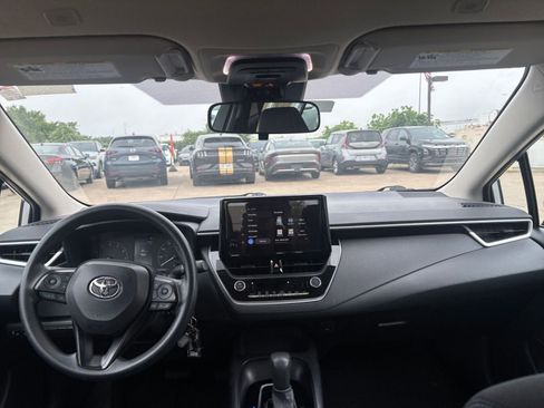 Used 2023 Toyota Corolla LE FWD image 31
