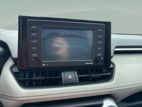 Used 2022 Toyota RAV4 XLE w/ Convenience Package image 16