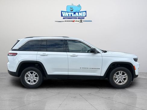 Certified 2023 Jeep Grand Cherokee Laredo image 6