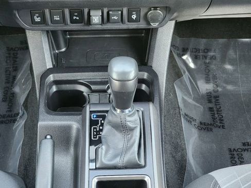 Used 2022 Toyota Tacoma TRD Sport w/ Technology Package image 29