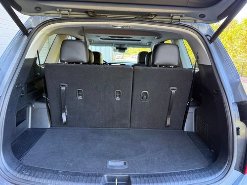Used 2025 Kia Telluride S AWD/4WD image 40