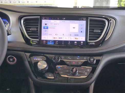 New 2026 Chrysler Pacifica Pinnacle w/ Trailer Tow Group image 19