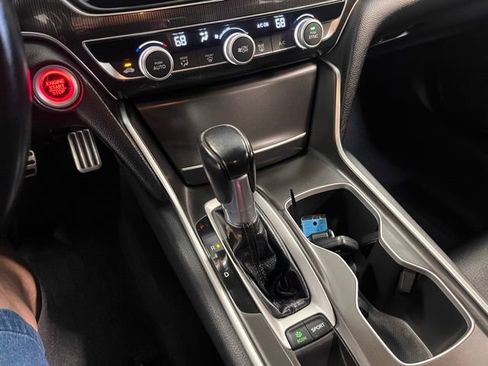 Used 2018 Honda Accord Sport image 29
