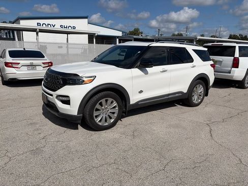 Used 2022 Ford Explorer King Ranch w/ Class IV Trailer Tow Package AWD/4WD image 2
