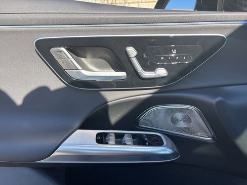 Used 2025 Mercedes-Benz E 350 4MATIC Sedan image 19