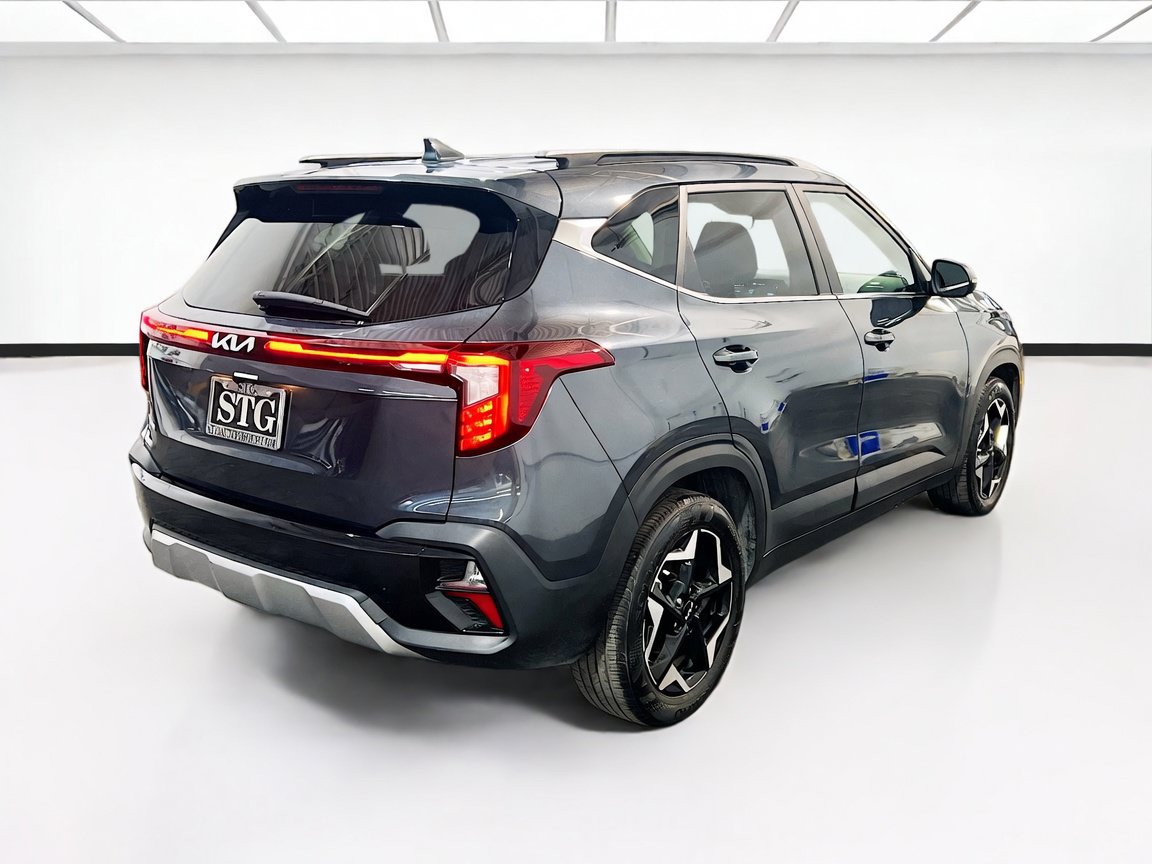 Used 2024 Kia Seltos EX FWD image 4