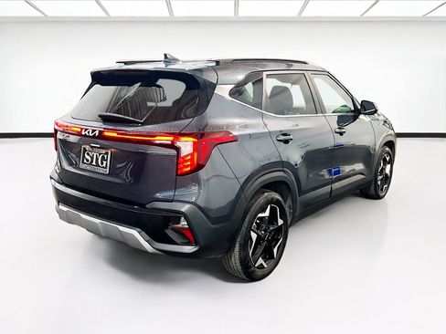 Used 2024 Kia Seltos EX FWD image 4