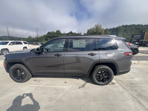 New 2025 Jeep Grand Cherokee L Altitude image 6