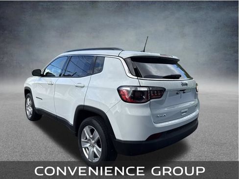 Used 2022 Jeep Compass Latitude w/ Convenience Group AWD/4WD image 3