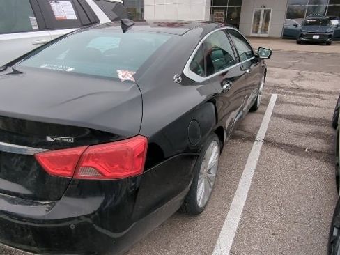 Used 2017 Chevrolet Impala Premier w/ Enhanced Convenience Package image 3