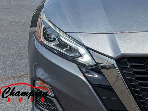 Used 2020 Nissan Altima 2.5 SR FWD image 11