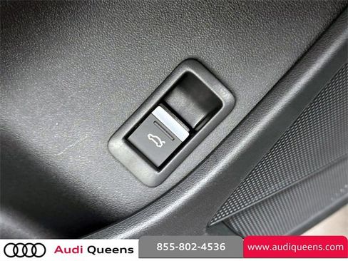 Used 2025 Audi Q4 e-tron Premium Plus w/ Premium Plus image 21