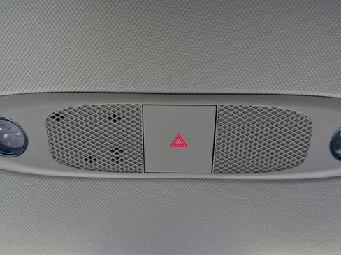 Used 2022 Tesla Model Y Performance image 32