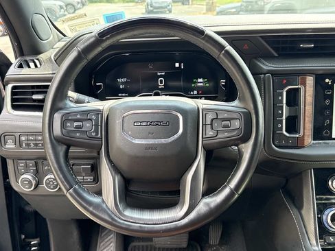 Used 2023 GMC Yukon Denali Ultimate AWD/4WD image 8