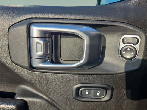 Used 2024 Jeep Wrangler Unlimited Sport AWD/4WD image 33
