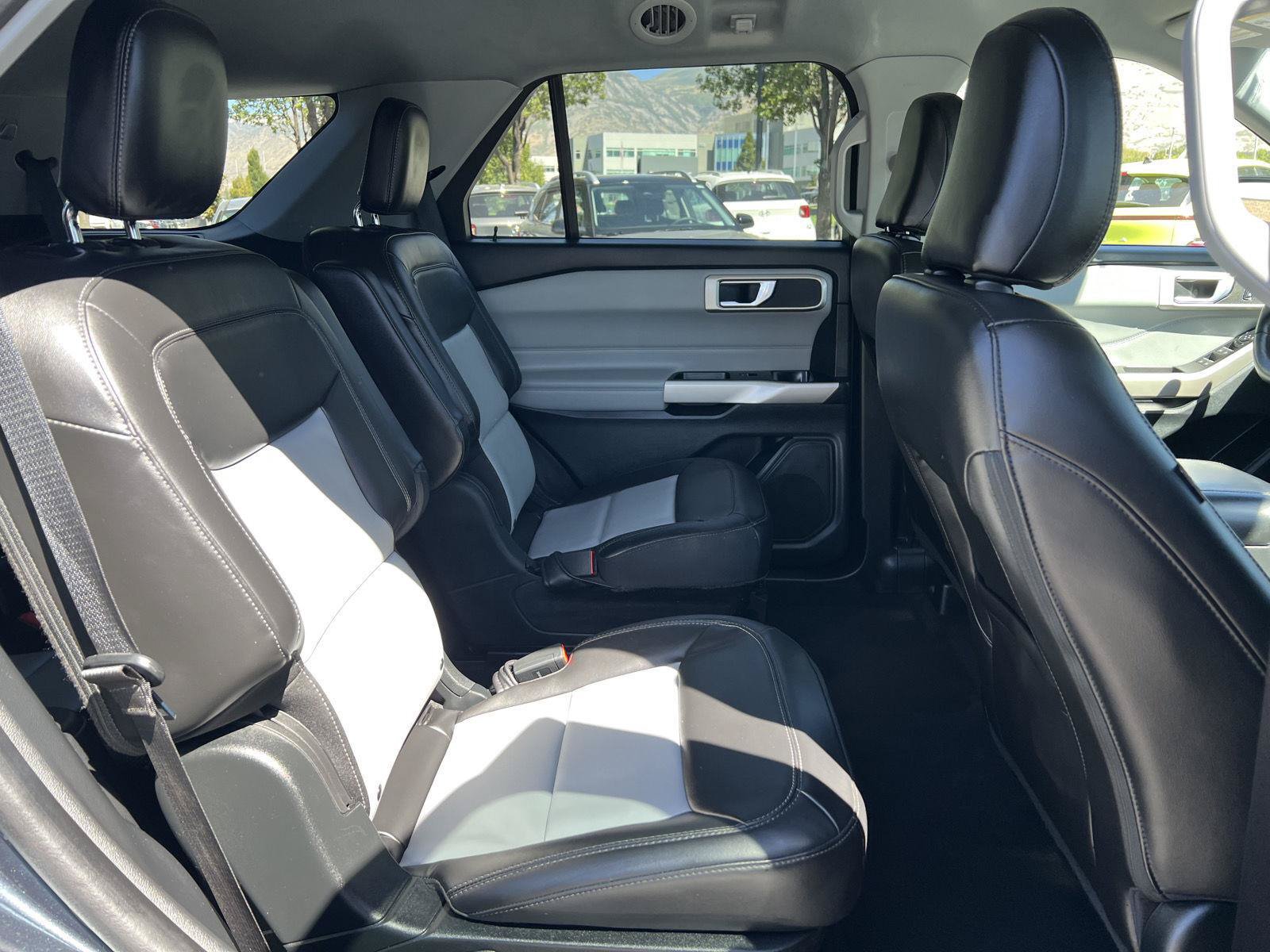 Used 2022 Ford Explorer XLT w/ Equipment Group 202A AWD/4WD image 5