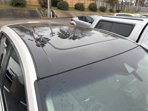 Used 2019 Lincoln Nautilus Reserve image 17