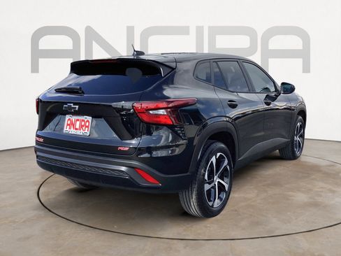 Used 2026 Chevrolet Trax RS FWD image 12