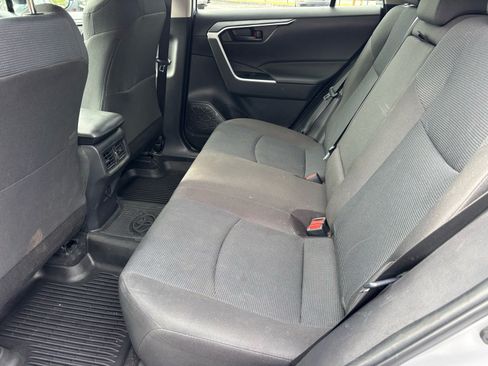Used 2022 Toyota RAV4 LE FWD image 9