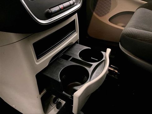 Used 2017 Dodge Grand Caravan SE w/ Power Window Group FWD image 17