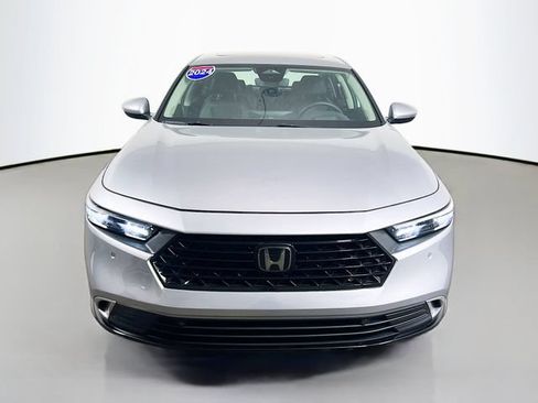 Used 2024 Honda Accord Touring image 2