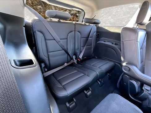 Used 2018 GMC Acadia SLT image 26