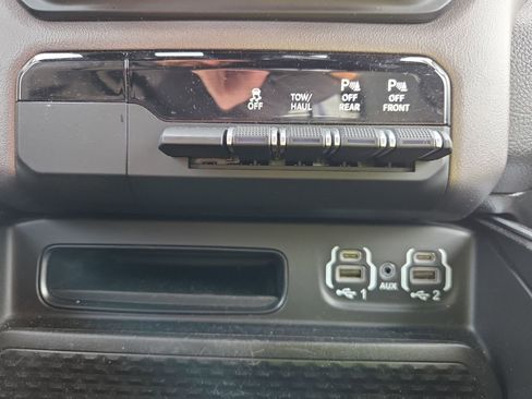 Used 2021 RAM 1500 Big Horn image 31