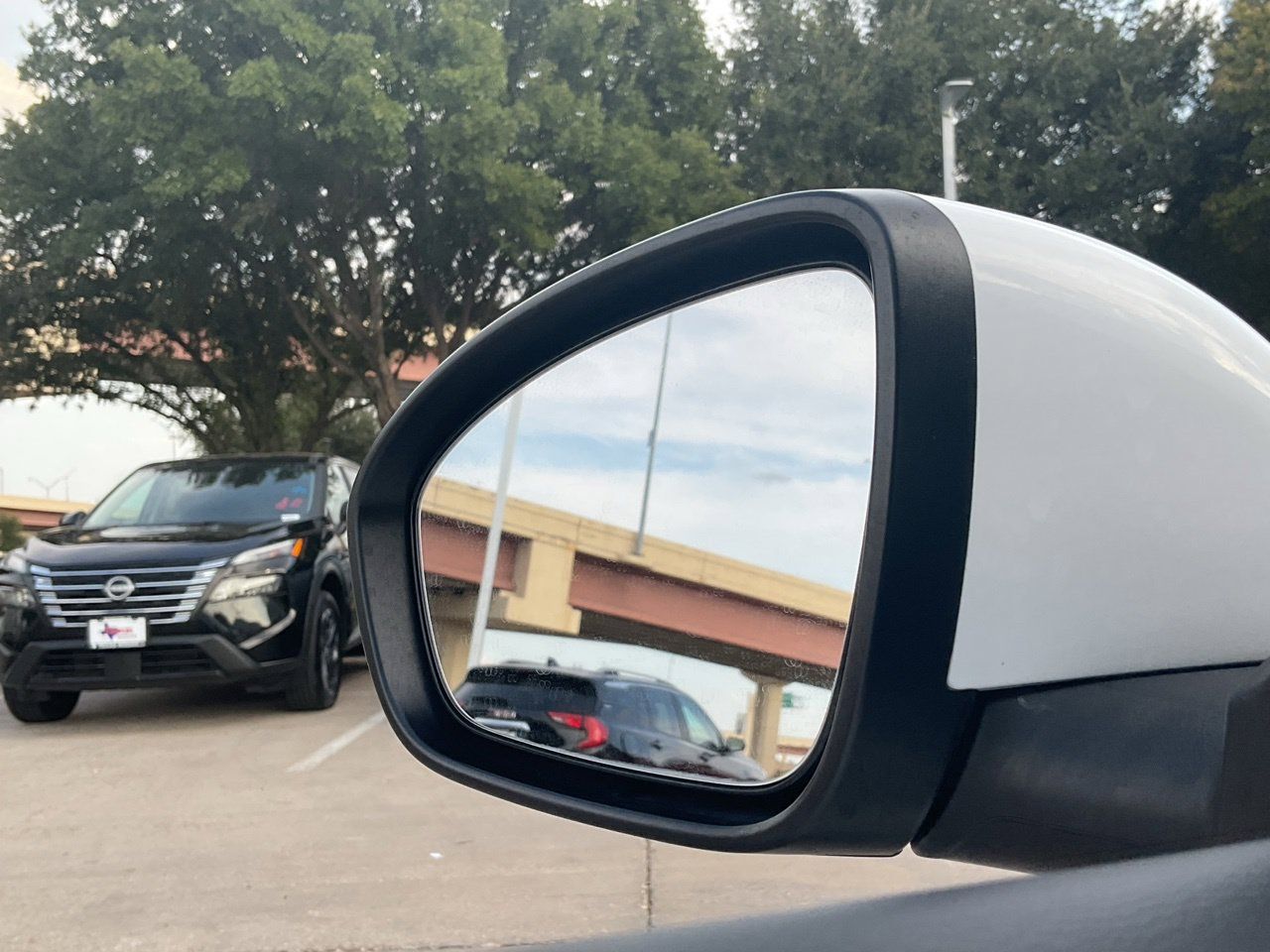Used 2025 Nissan Sentra SV FWD image 18