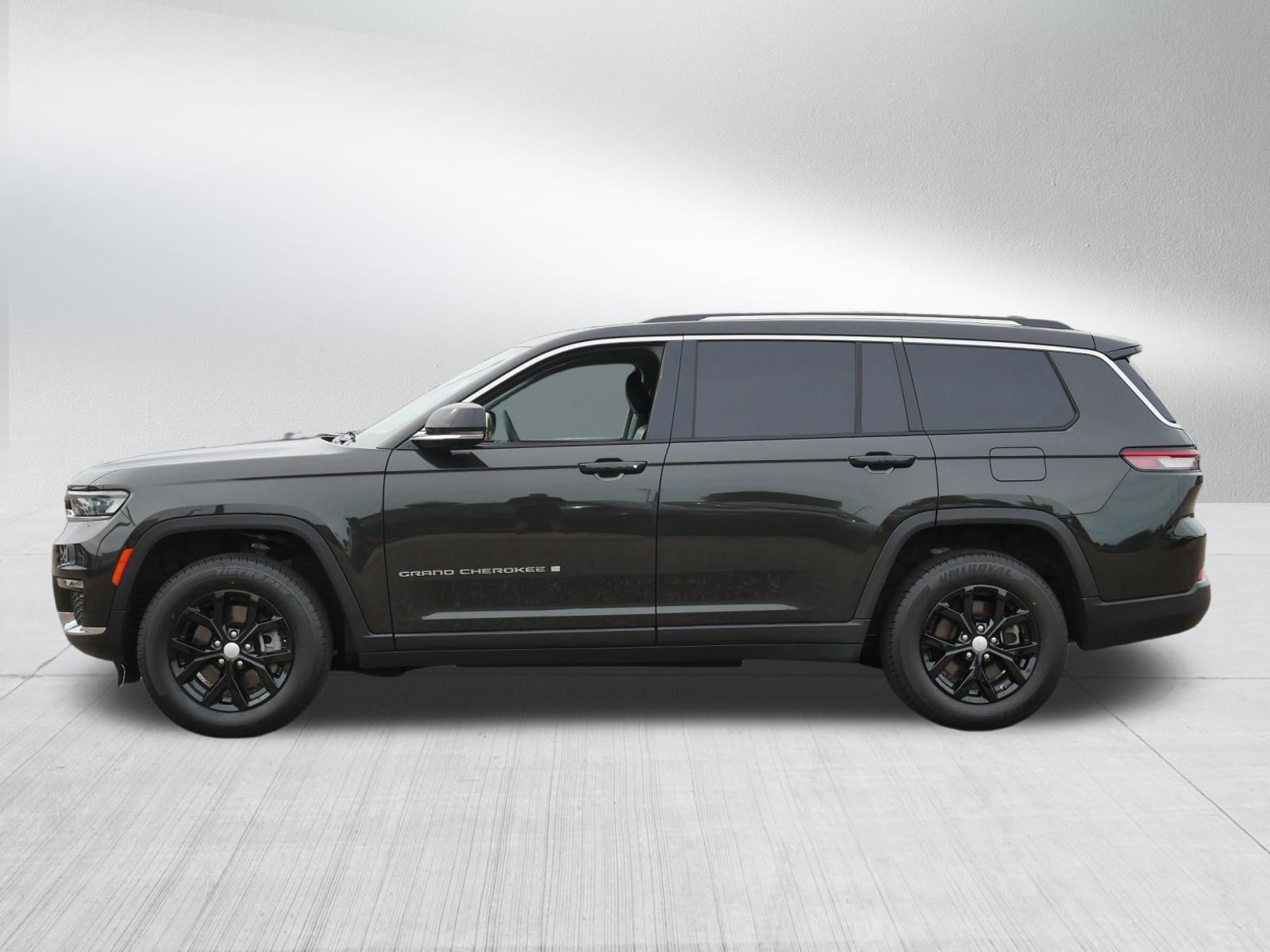 Used 2023 Jeep Grand Cherokee L Limited w/ Trailer Tow Group (B) AWD/4WD image 4