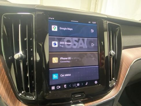 Used 2024 Volvo XC60 B5 Plus w/ Climate Package AWD/4WD image 18