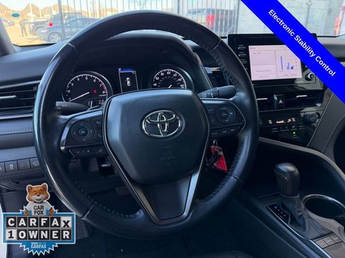 Used 2024 Toyota Camry SE image 11