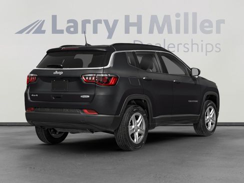 New 2026 Jeep Compass Latitude image 3