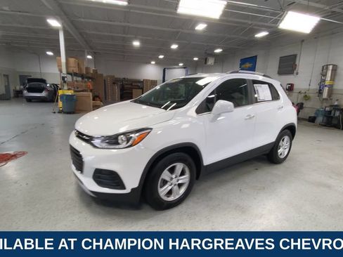 Used 2020 Chevrolet Trax LT w/ LT Convenience Package FWD image 5