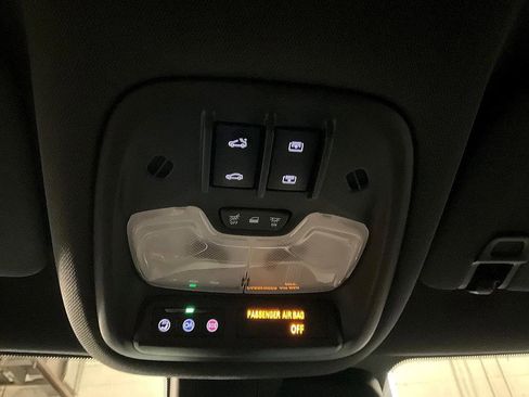 Used 2023 Chevrolet TrailBlazer RS w/ Sun and Liftgate Package image 23